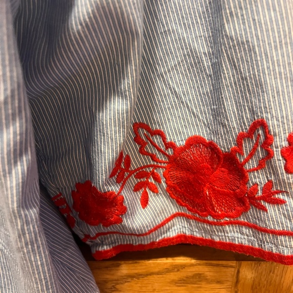 Crown & Ivy Blue and Red Embellished 3/4 Sleeve Blouse - Picture 3 of 3